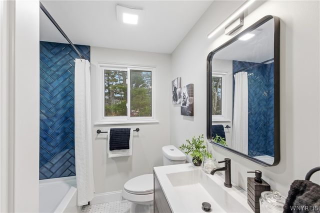 3925 Sharondale Drive, Hamburg, NY 14075