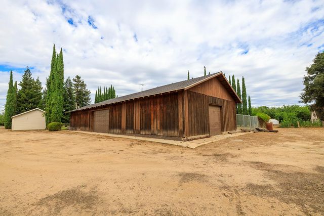 22342 Henry Rd, Escalon, CA 95320