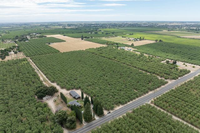 22342 Henry Rd, Escalon, CA 95320