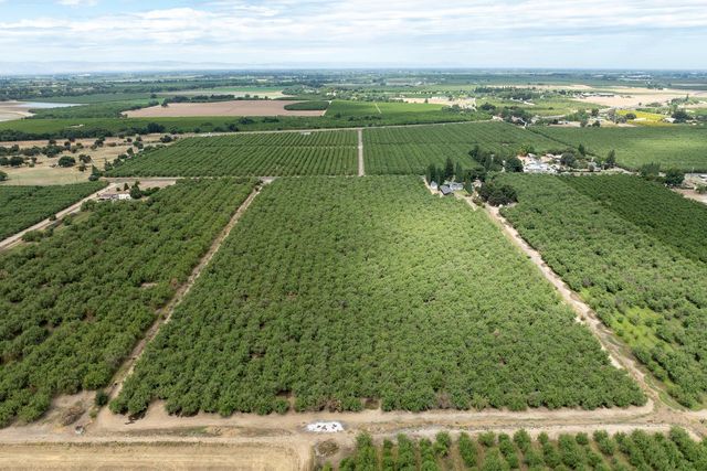 22342 Henry Rd, Escalon, CA 95320