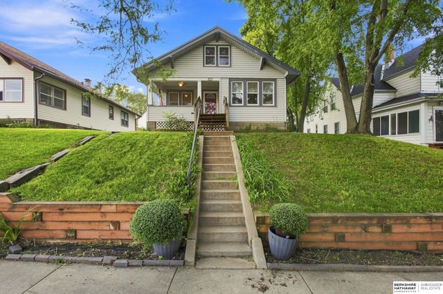 823 N 43 Street, Omaha, NE 68131