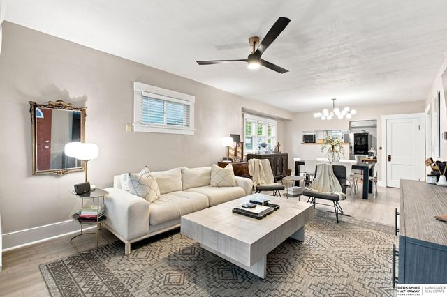 823 N 43 Street, Omaha, NE 68131