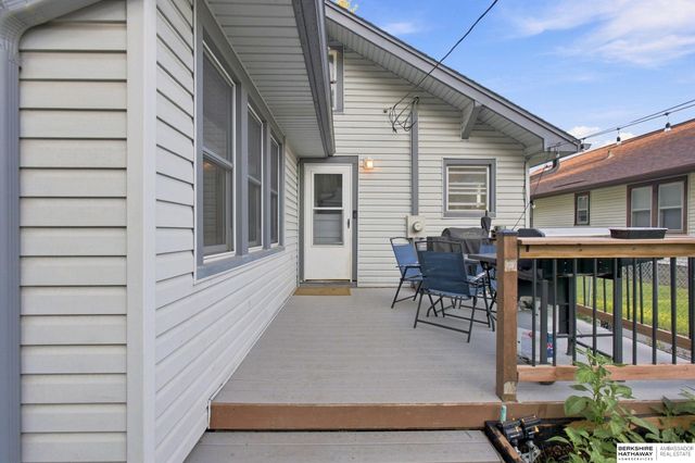 823 N 43 Street, Omaha, NE 68131