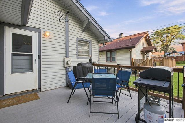 823 N 43 Street, Omaha, NE 68131