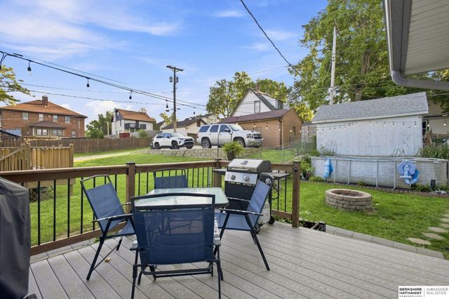 823 N 43 Street, Omaha, NE 68131