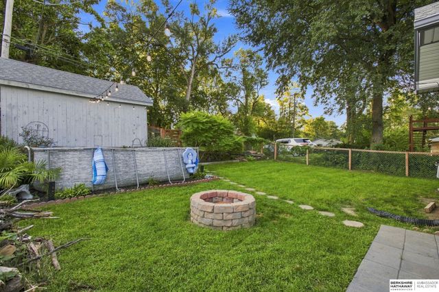 823 N 43 Street, Omaha, NE 68131