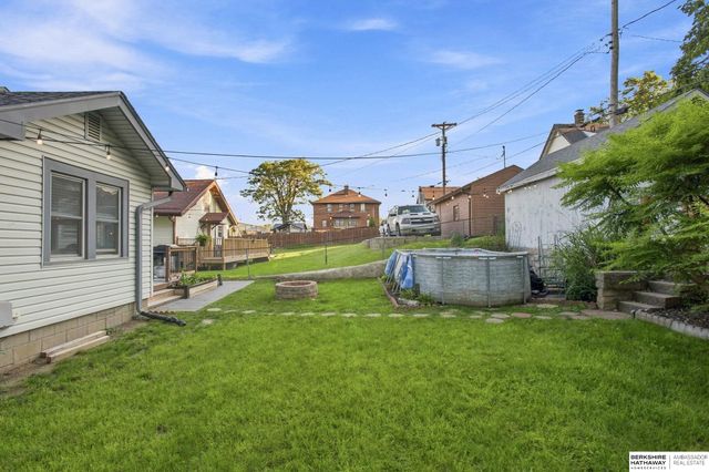 823 N 43 Street, Omaha, NE 68131