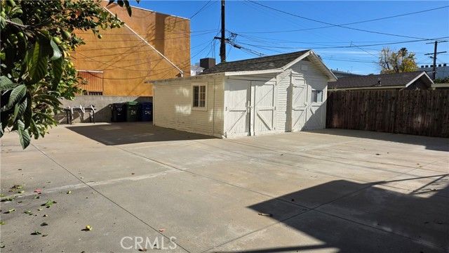 242 N St Andrews, Los Angeles, CA 90004