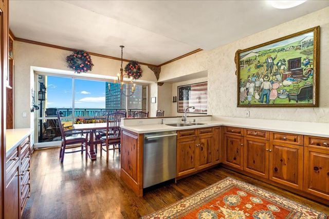 800 N Michigan Avenue 5501, Chicago, IL 60611