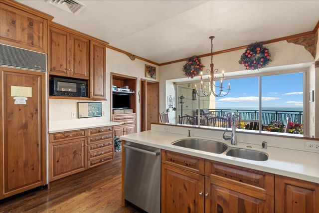 800 N Michigan Avenue 5501, Chicago, IL 60611