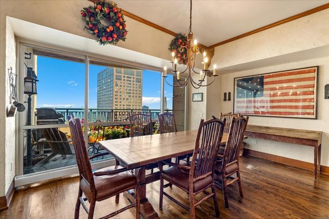 800 N Michigan Avenue 5501, Chicago, IL 60611