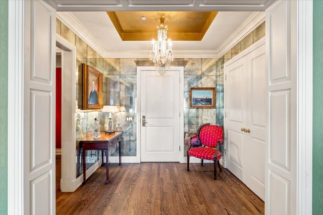 800 N Michigan Avenue 5501, Chicago, IL 60611