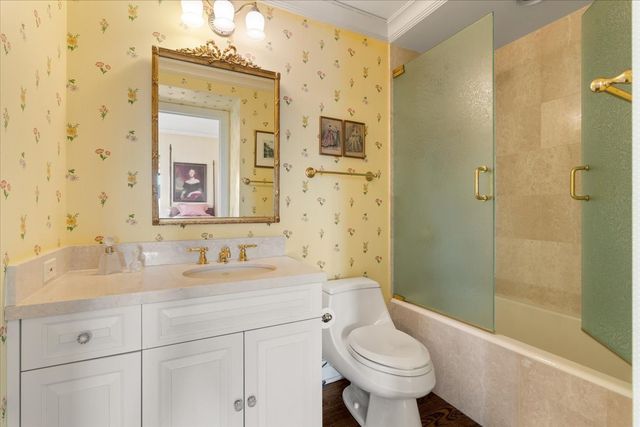 800 N Michigan Avenue 5501, Chicago, IL 60611