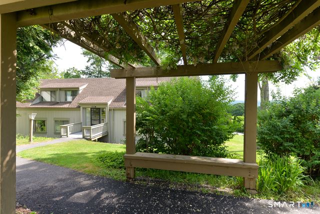 196 Heritage Village E, Southbury, CT 06488
