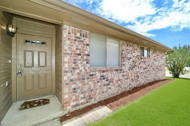 9727 Pinehurst Lane, Dallas, TX 75227