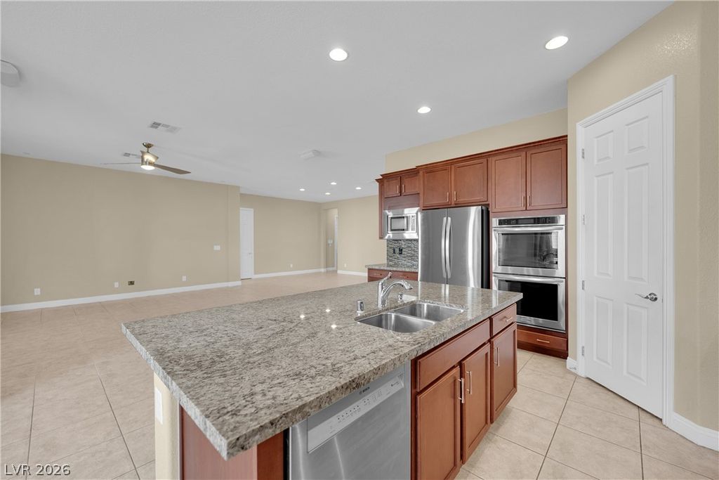 7596 Sweet Mist Avenue, Las Vegas, NV 89178 — photo 5