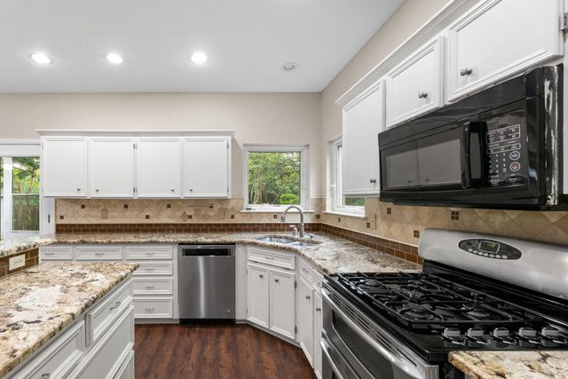 2308 Falcon DR, Round Rock, TX 78681