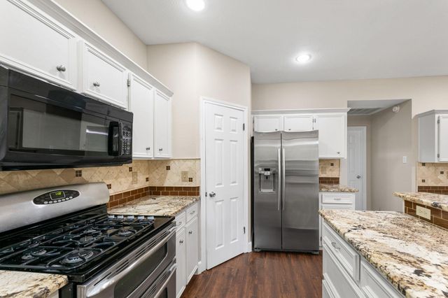 2308 Falcon DR, Round Rock, TX 78681