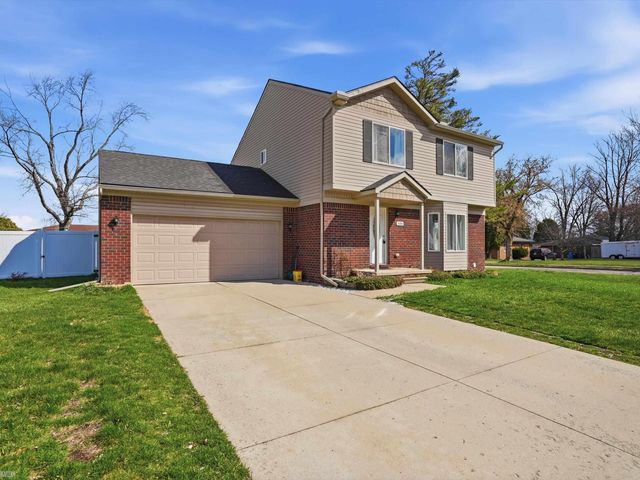 506 W Woodside Avenue, Madison Heights, MI 48071