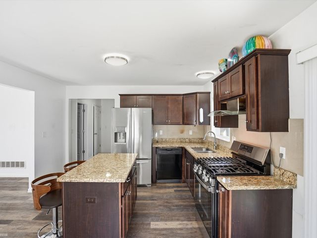 506 W Woodside Avenue, Madison Heights, MI 48071