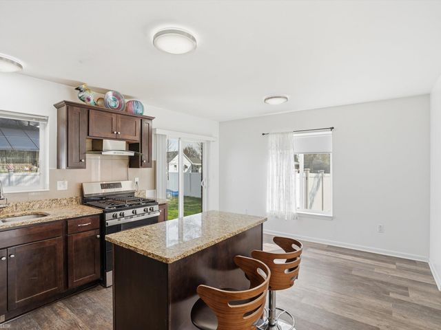 506 W Woodside Avenue, Madison Heights, MI 48071