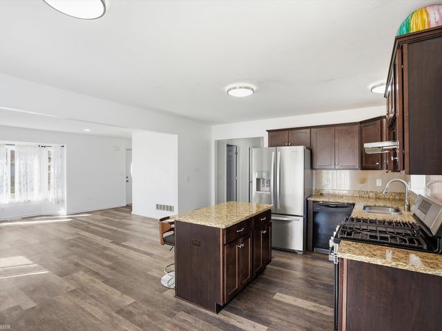 506 W Woodside Avenue, Madison Heights, MI 48071