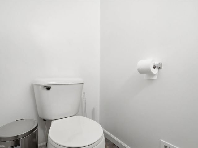 506 W Woodside Avenue, Madison Heights, MI 48071