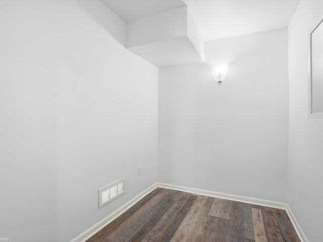 506 W Woodside Avenue, Madison Heights, MI 48071