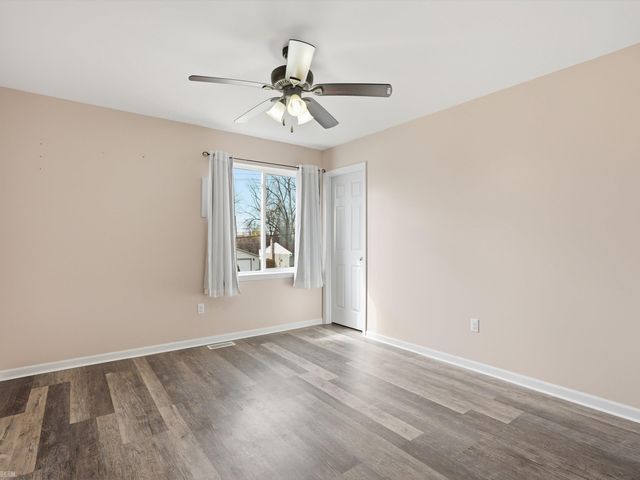 506 W Woodside Avenue, Madison Heights, MI 48071