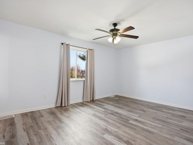 506 W Woodside Avenue, Madison Heights, MI 48071