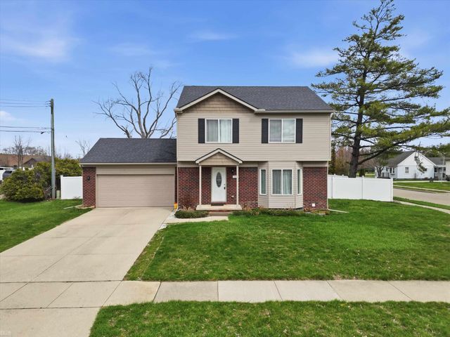 506 W Woodside Avenue, Madison Heights, MI 48071