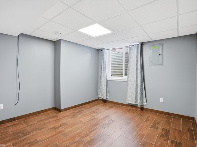 506 W Woodside Avenue, Madison Heights, MI 48071