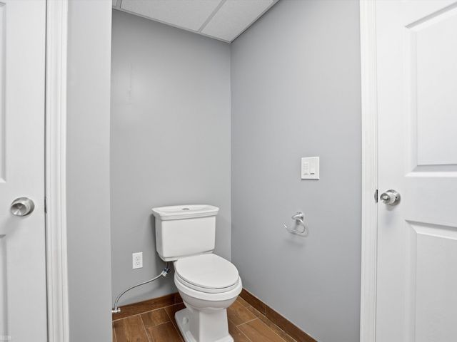 506 W Woodside Avenue, Madison Heights, MI 48071