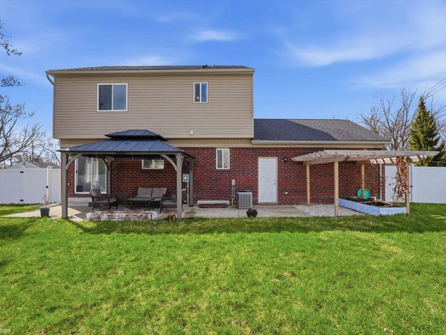 506 W Woodside Avenue, Madison Heights, MI 48071