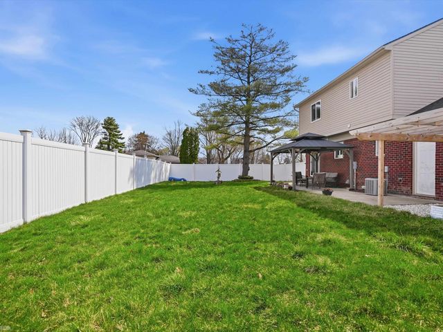 506 W Woodside Avenue, Madison Heights, MI 48071