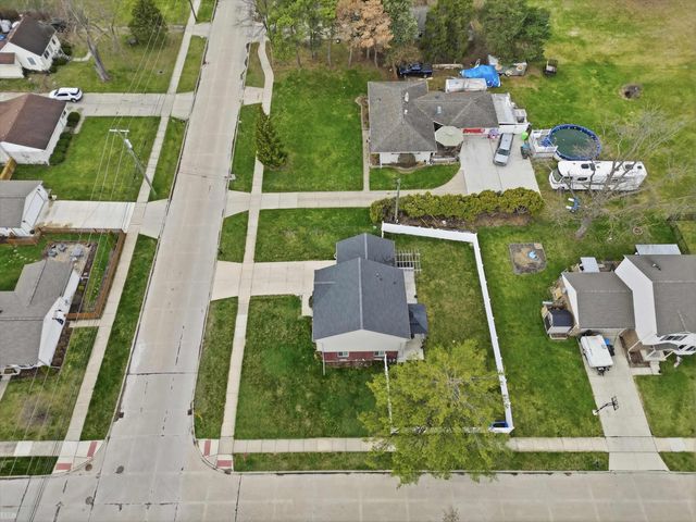 506 W Woodside Avenue, Madison Heights, MI 48071