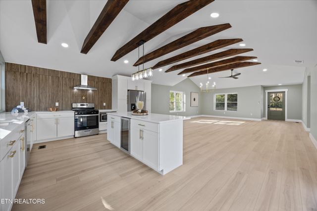 6960 Highway 70, Lenoir City, TN 37772