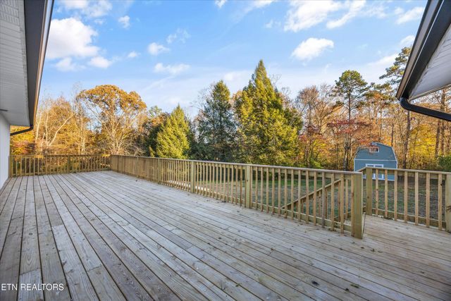 6960 Highway 70, Lenoir City, TN 37772