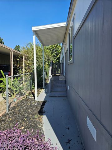 1560 Massachussetts Avenue 94, Riverside, CA 92570