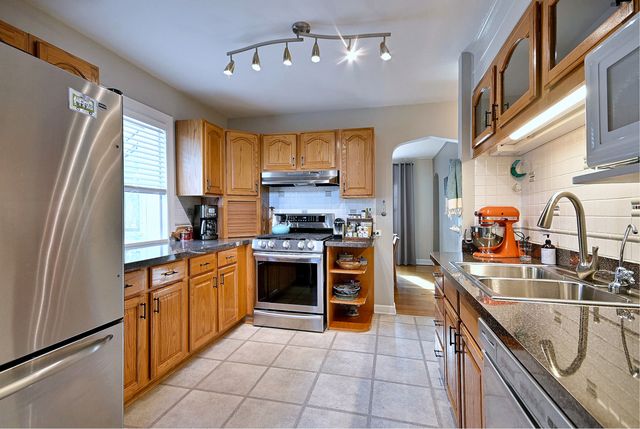 485 N Howard Avenue, Elmhurst, IL 60126