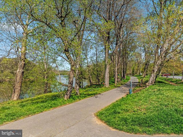 706 W 14TH STREET, Front Royal, VA 22630