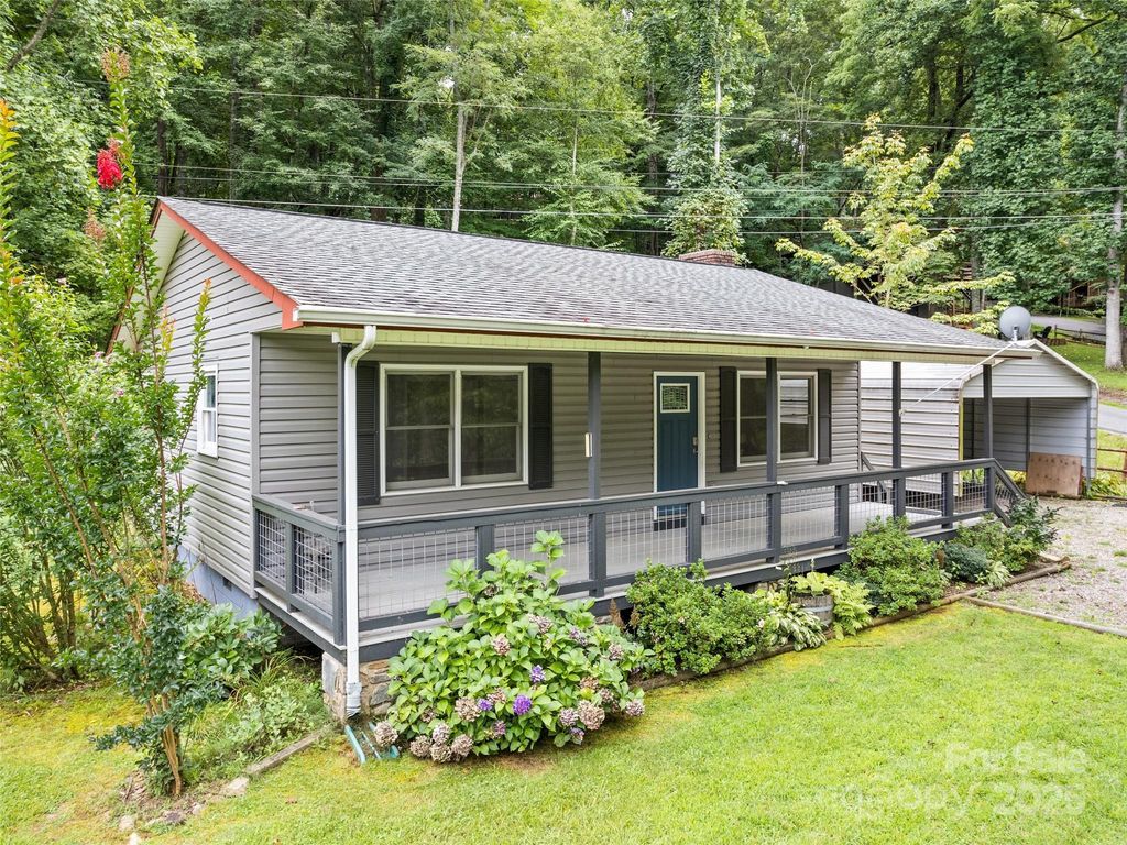 17 Forest Drive, Maggie Valley, NC 28751