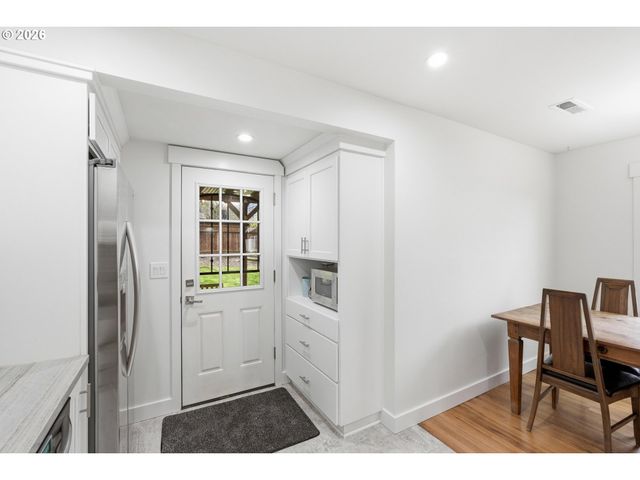 8817 N HARTMAN St, Portland, OR 97203