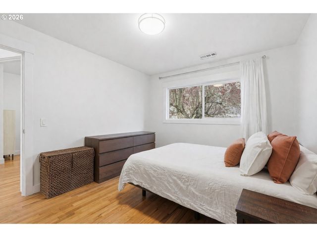 8817 N HARTMAN St, Portland, OR 97203