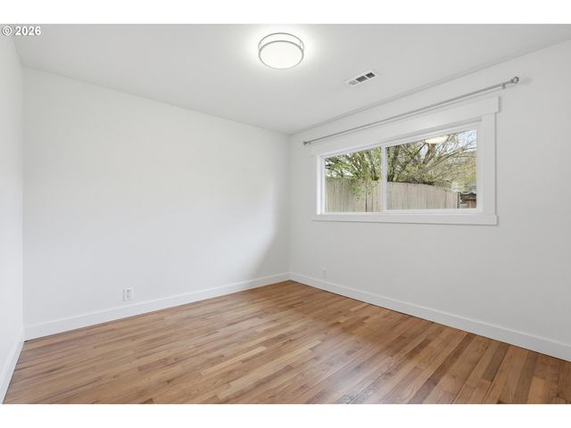 8817 N HARTMAN St, Portland, OR 97203