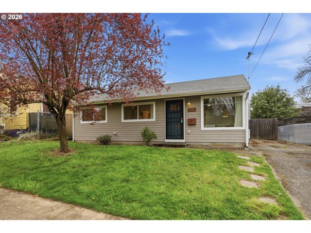 8817 N HARTMAN St, Portland, OR 97203