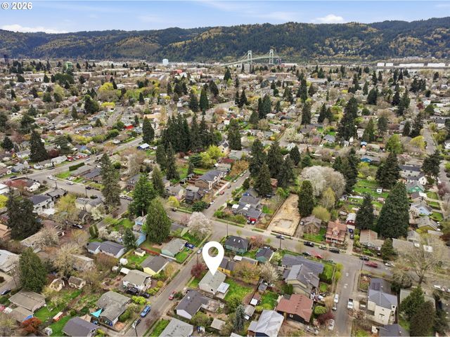 8817 N HARTMAN St, Portland, OR 97203