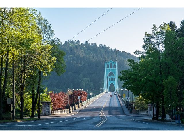 8817 N HARTMAN St, Portland, OR 97203