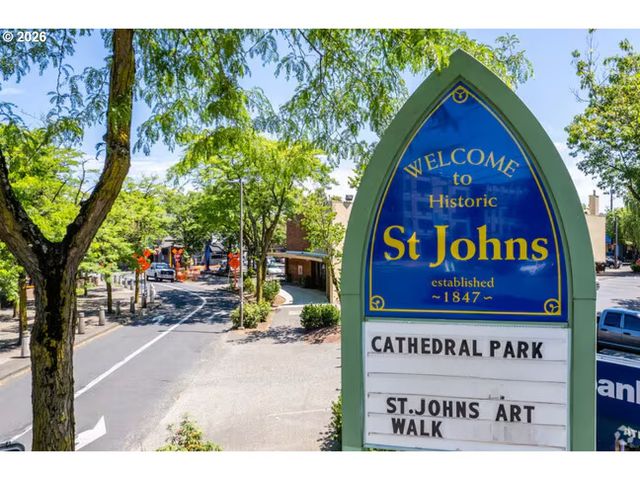 8817 N HARTMAN St, Portland, OR 97203