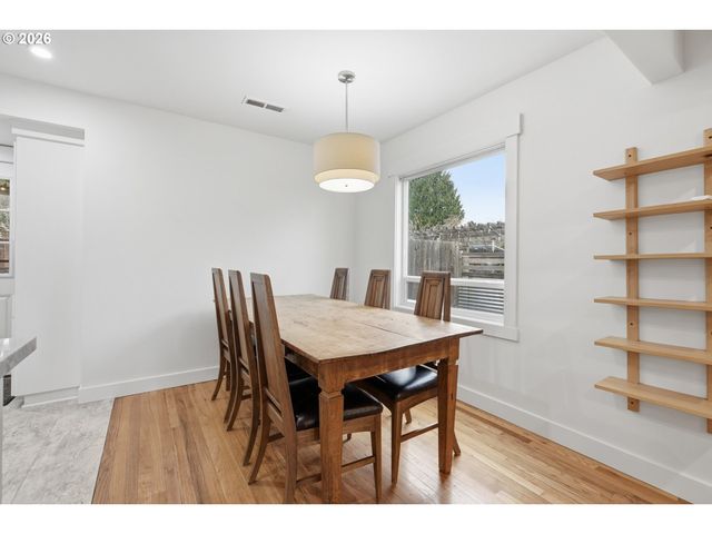 8817 N HARTMAN St, Portland, OR 97203